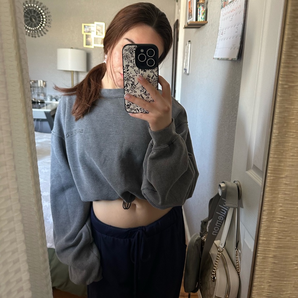 Urban Outfitters Cropped Sweater Size S